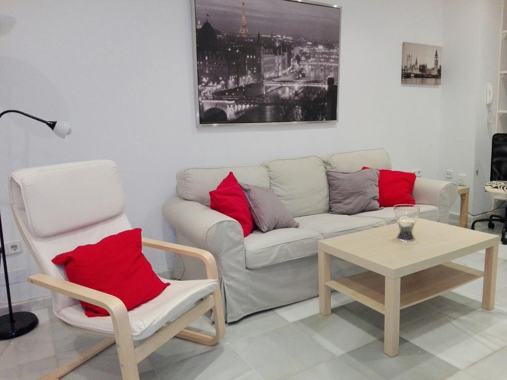 Centrico Apartamento Con Patio Privado Севілья Екстер'єр фото